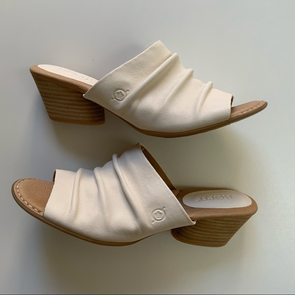 Born White Sandals 9 M New in Box